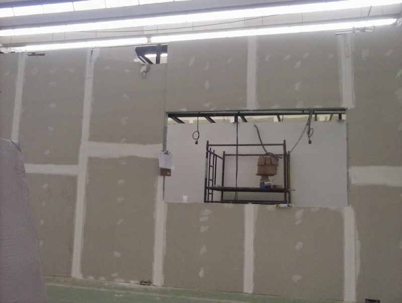 Instalação de Divisória de Drywall Vazada Valores Piraporinha - Instalação de Divisória de Drywall com Porta de Correr