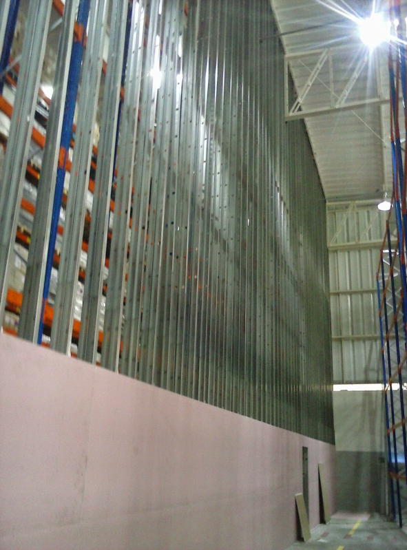 Instalação de Divisórias de Drywall com Porta de Correr Vila Euro - Instalação de Divisória de Drywall